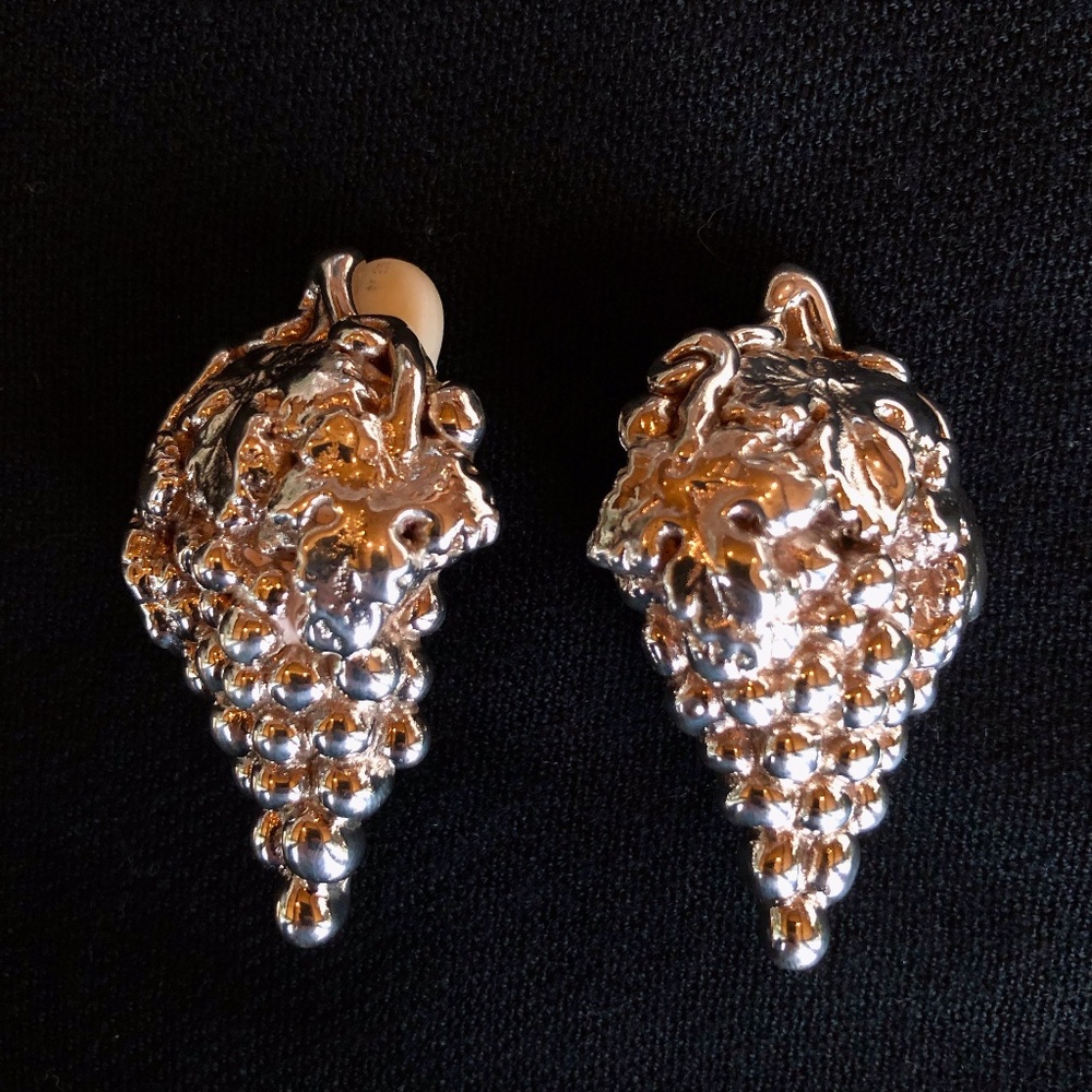 TAMI Sterling Silver Bunch of Grapes Earrings